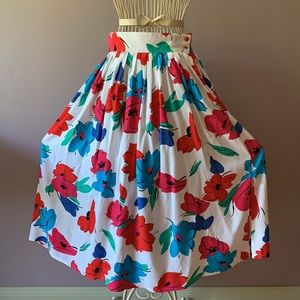 Gorgeous print 💕💙Vintage 'Poppy' skirt